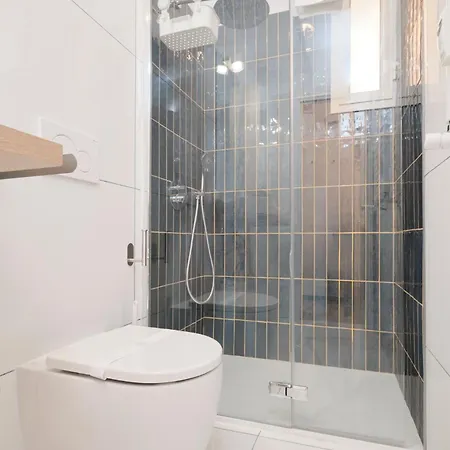 Termini Station 5 Minutes - Free Wi-fi & Netflix *